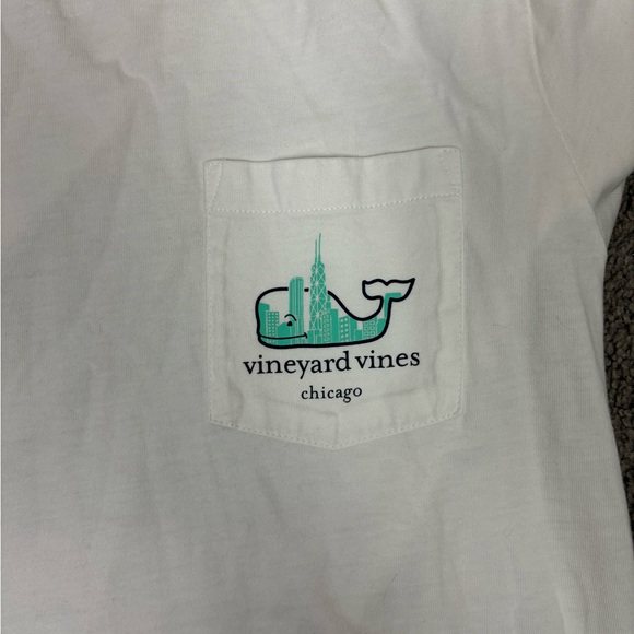 White vineyard vines long sleeve chicago shirt‎ - Picture 5 of 6